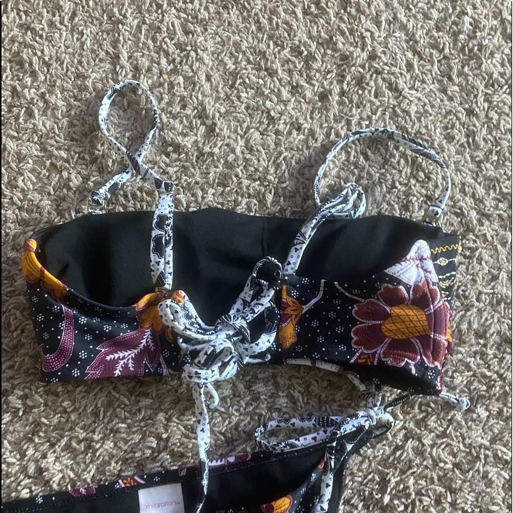bikini - Picture 2 of 2